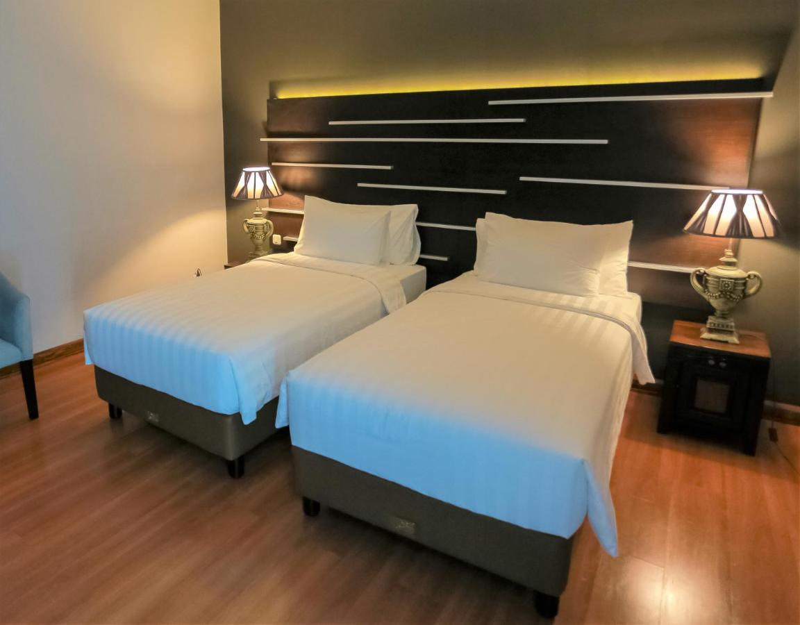 יוגיאקרטה Madina Inn מראה חיצוני תמונה