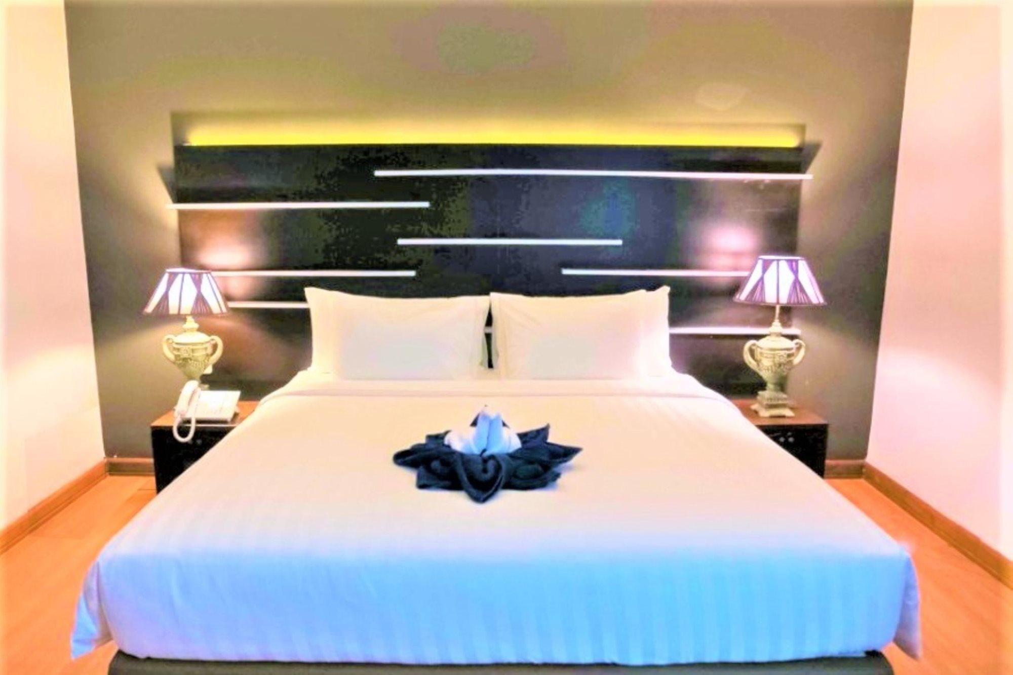 יוגיאקרטה Madina Inn מראה חיצוני תמונה