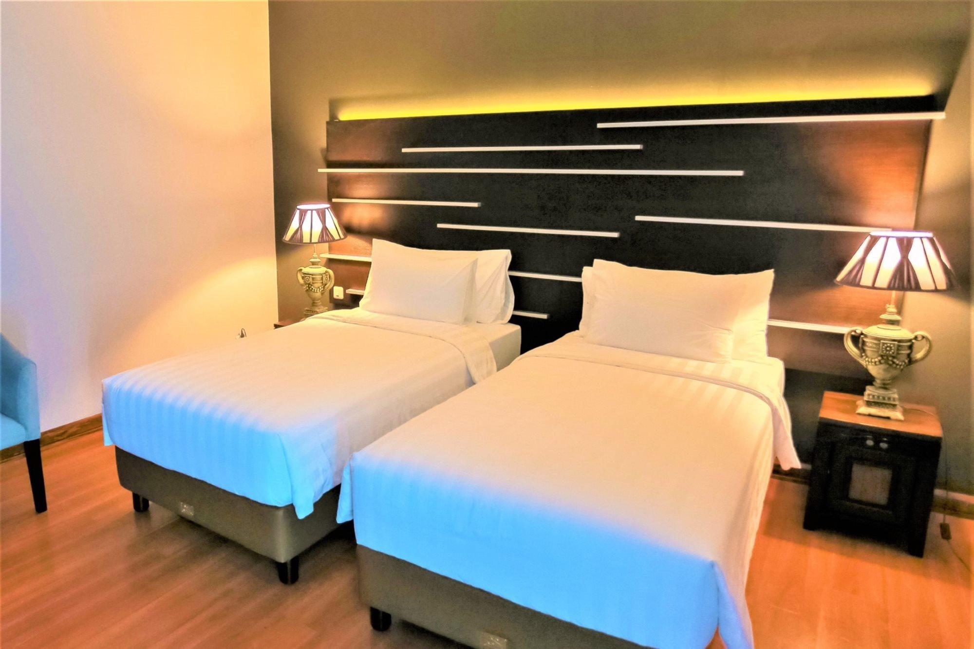 יוגיאקרטה Madina Inn מראה חיצוני תמונה