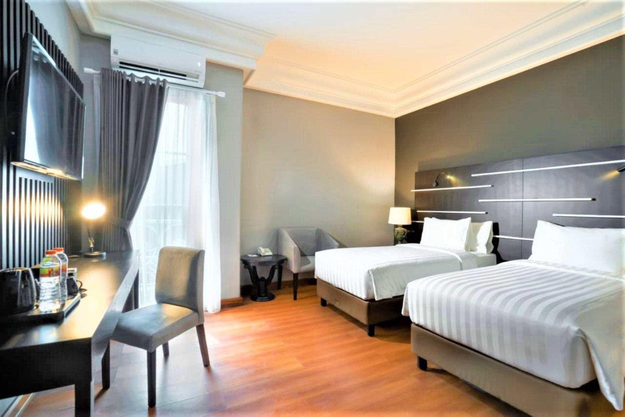 יוגיאקרטה Madina Inn מראה חיצוני תמונה