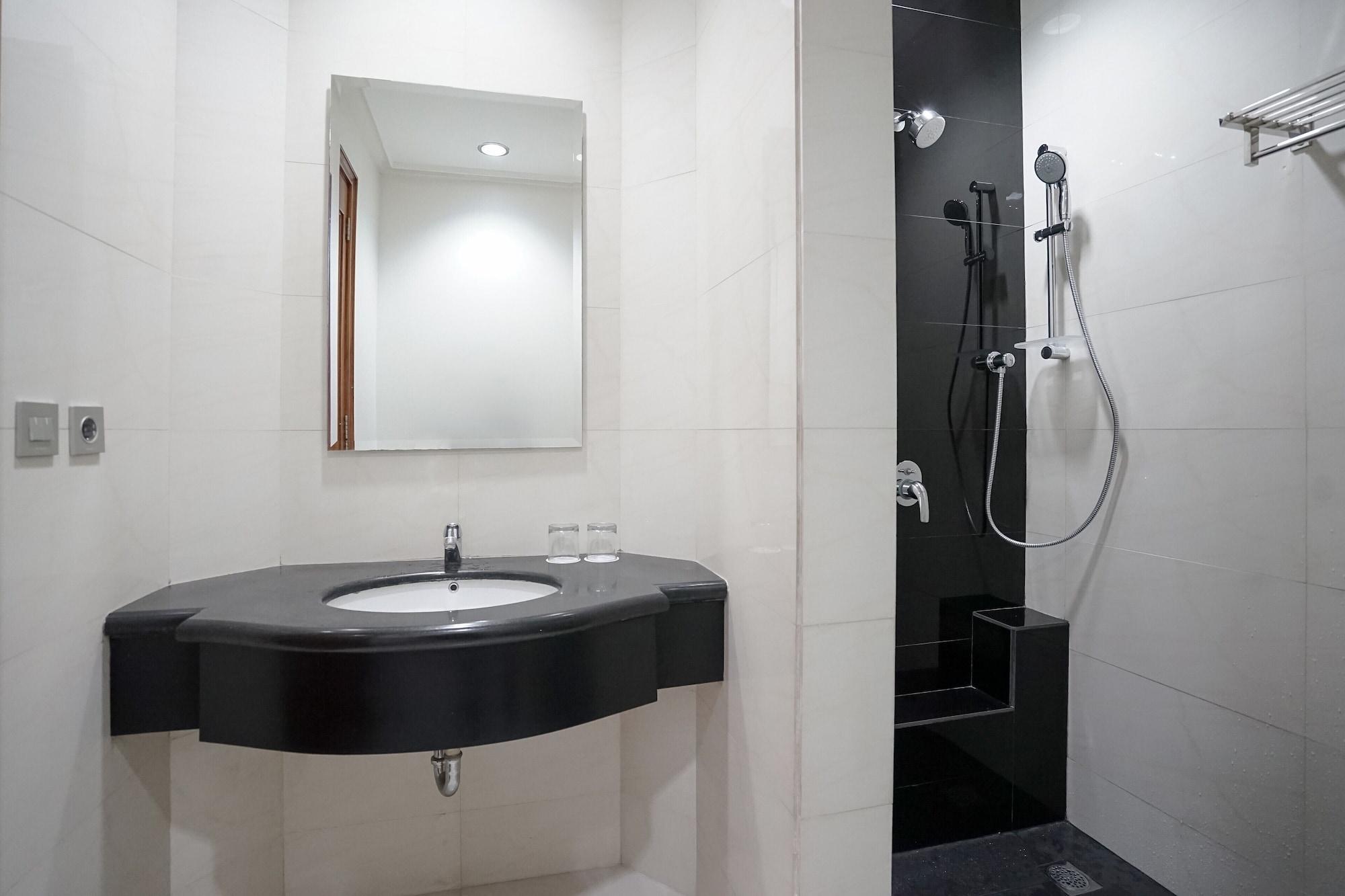 יוגיאקרטה Madina Inn מראה חיצוני תמונה