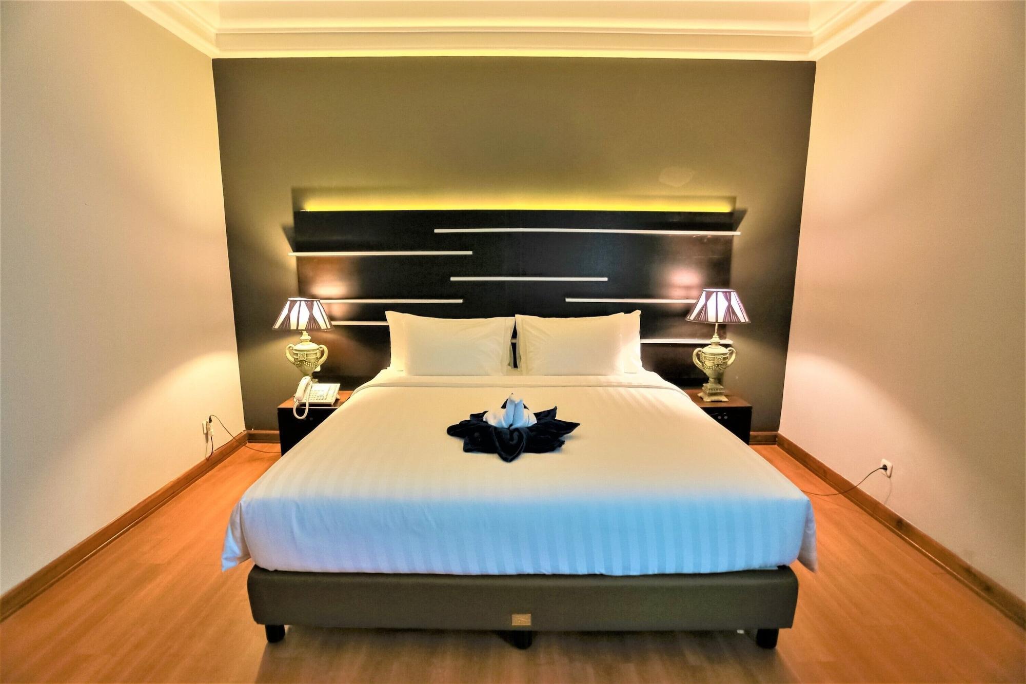 יוגיאקרטה Madina Inn מראה חיצוני תמונה