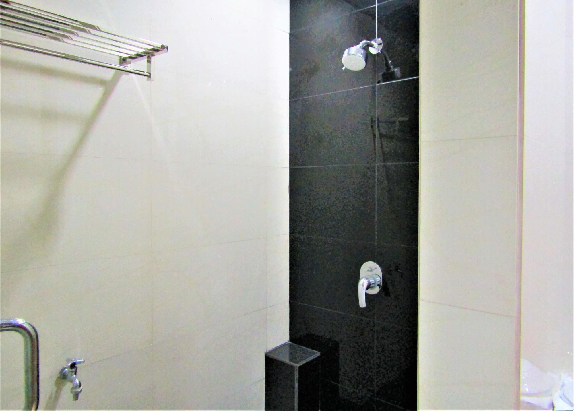 יוגיאקרטה Madina Inn מראה חיצוני תמונה